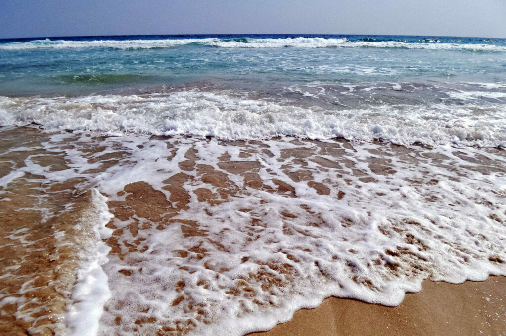 photo of ocean waves