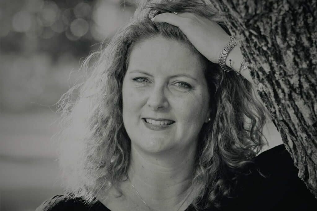 Andrea Rinard author photo